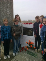 Акция у стелы «Штык»